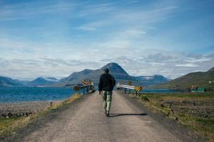 traveller-man-with-backpack-explores-iceland_346278-319